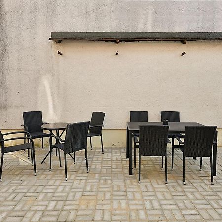Schoene Grosse Ferienwohnung 79M2 Und 2 Baeder, Zentrumnah, 2Og エアフルト エクステリア 写真