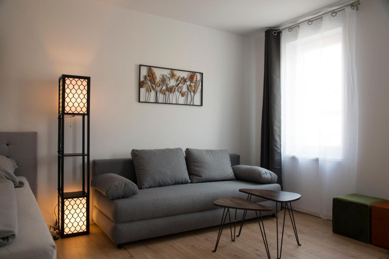 Schoene Grosse Ferienwohnung 79M2 Und 2 Baeder, Zentrumnah, 2Og エアフルト エクステリア 写真