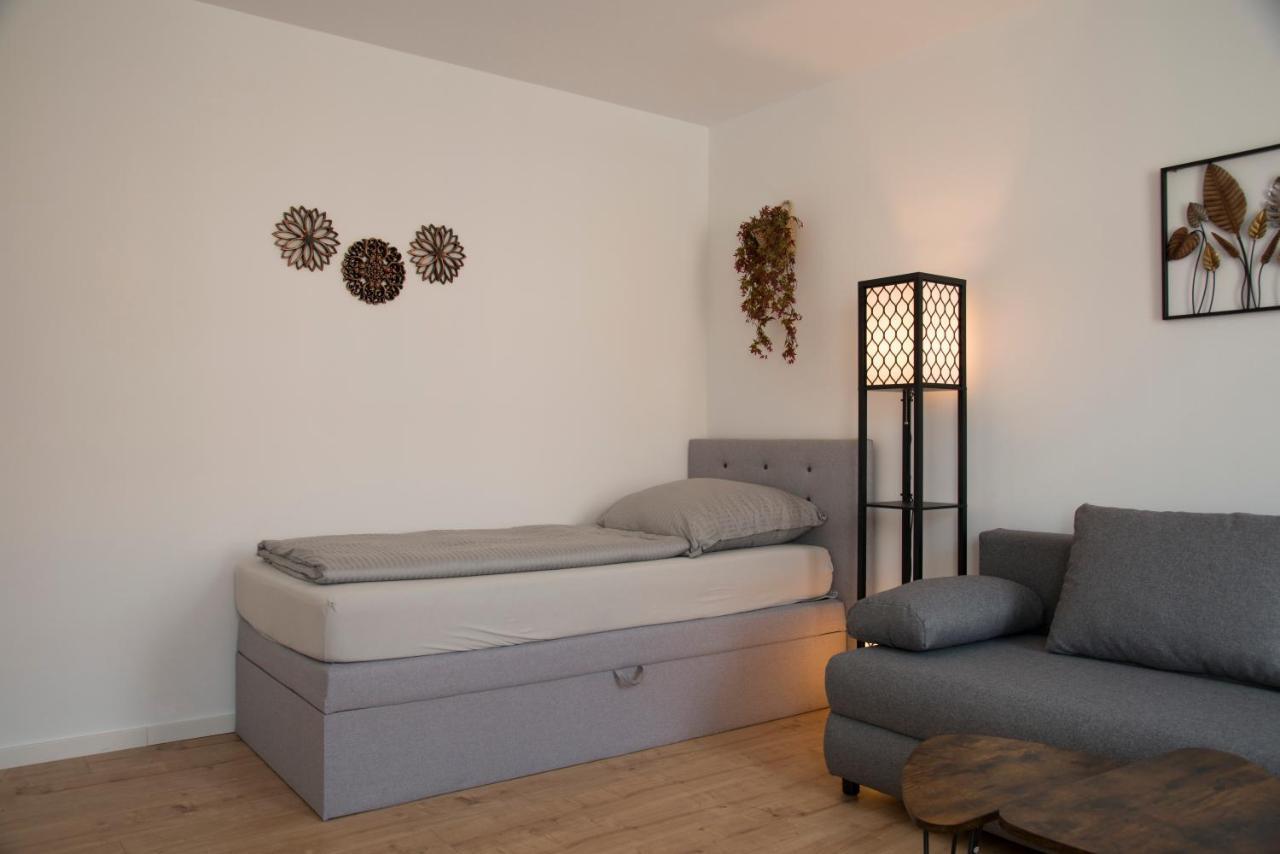 Schoene Grosse Ferienwohnung 79M2 Und 2 Baeder, Zentrumnah, 2Og エアフルト エクステリア 写真