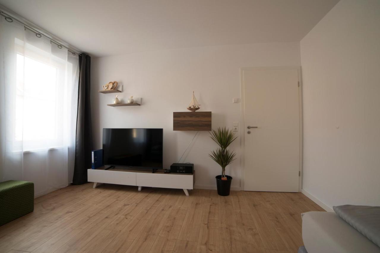 Schoene Grosse Ferienwohnung 79M2 Und 2 Baeder, Zentrumnah, 2Og エアフルト エクステリア 写真