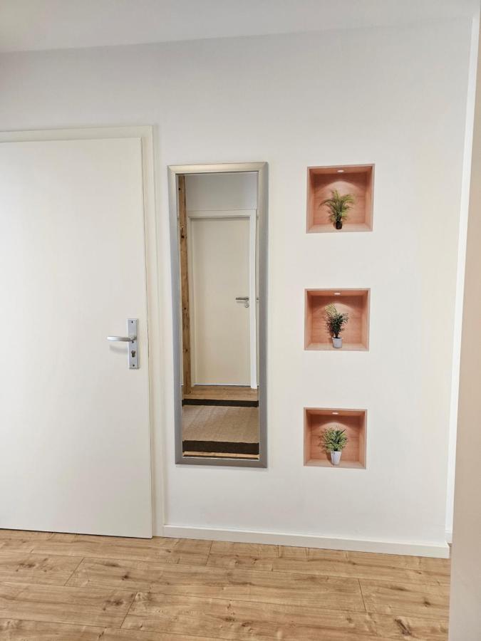 Schoene Grosse Ferienwohnung 79M2 Und 2 Baeder, Zentrumnah, 2Og エアフルト エクステリア 写真