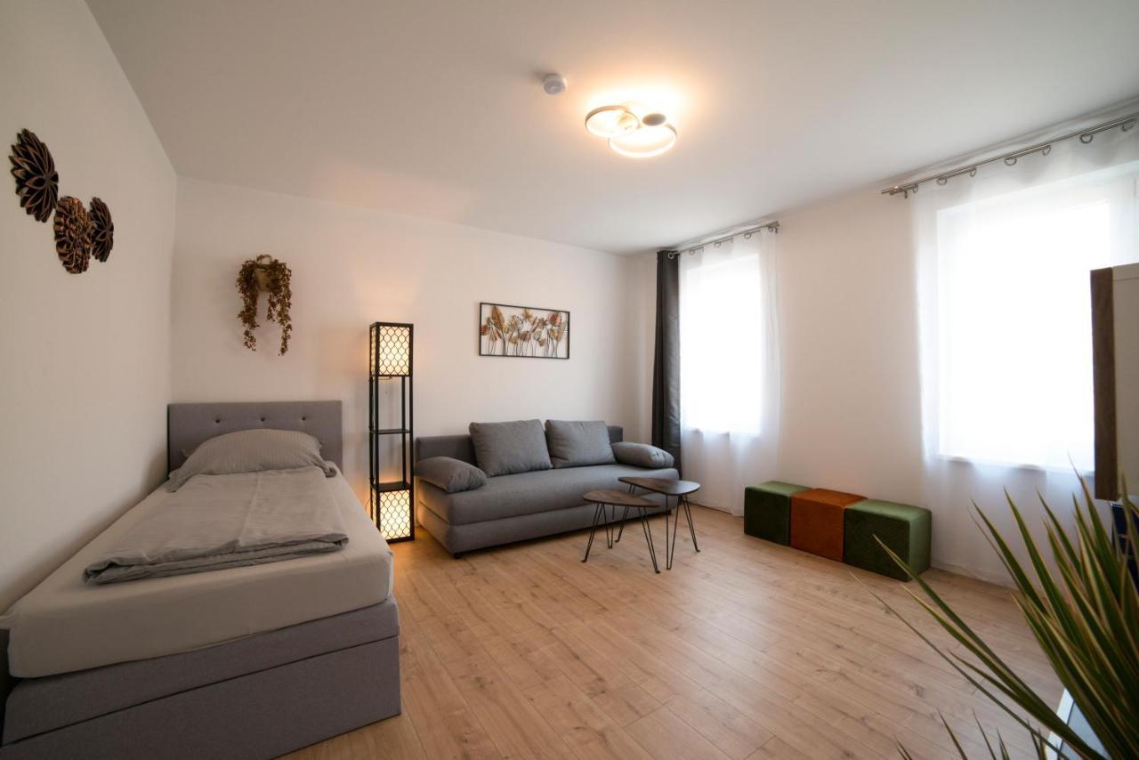 Schoene Grosse Ferienwohnung 79M2 Und 2 Baeder, Zentrumnah, 2Og エアフルト エクステリア 写真
