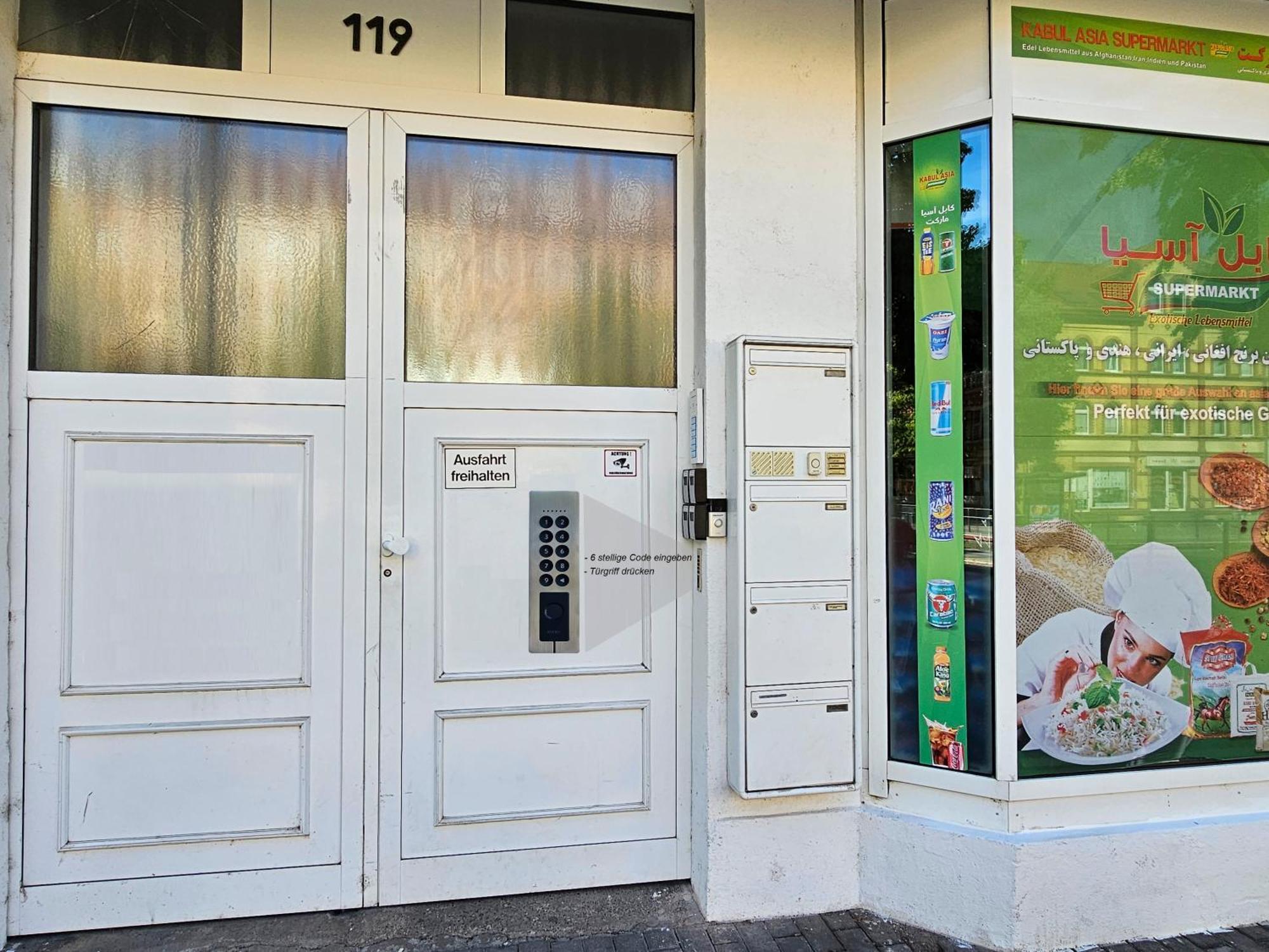 Schoene Grosse Ferienwohnung 79M2 Und 2 Baeder, Zentrumnah, 2Og エアフルト エクステリア 写真